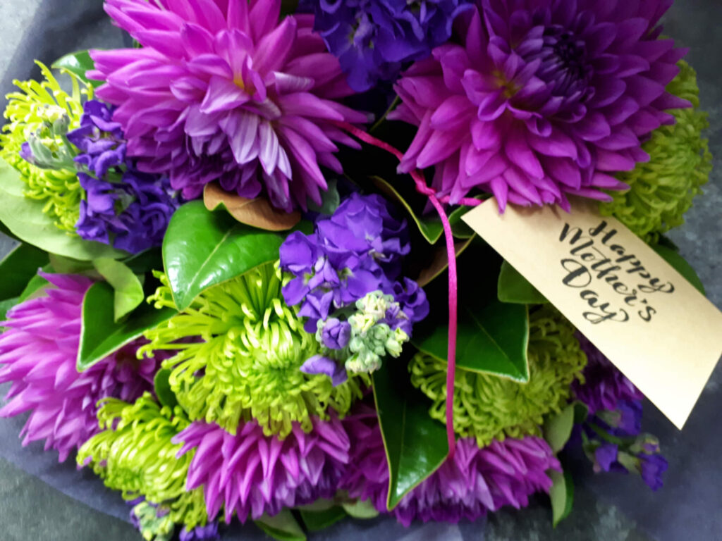 Clontarf Florist: Flowers for Middle Harbour's Beach Pocket

